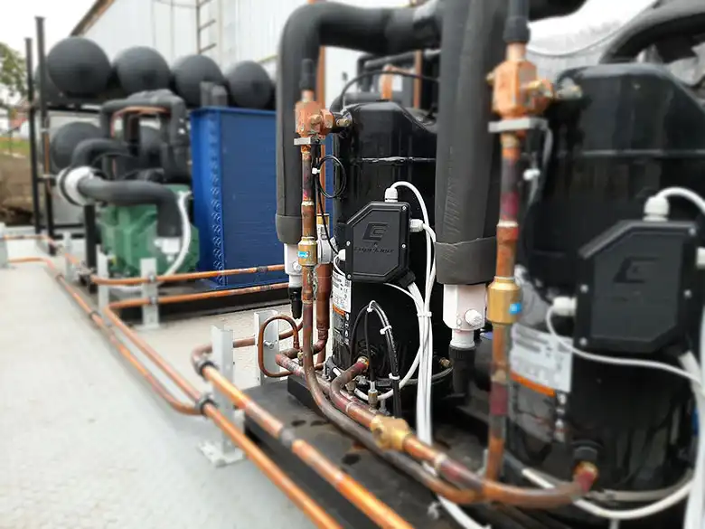 Двухкаскадная холодильная установка для камеры заморозки