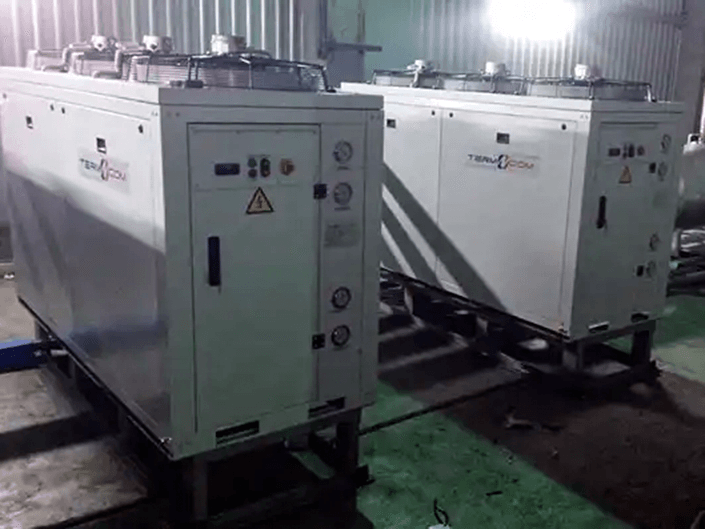 Система охлаждения закалочной ванны на базе 3х чиллеров