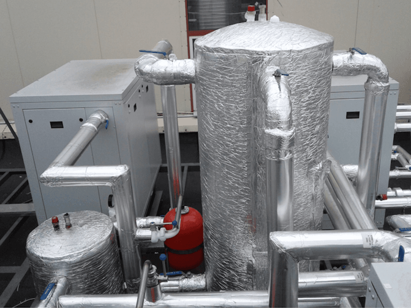 Подача нагретой жидкости от котла к радиаторам, в систему «Теплые полы»