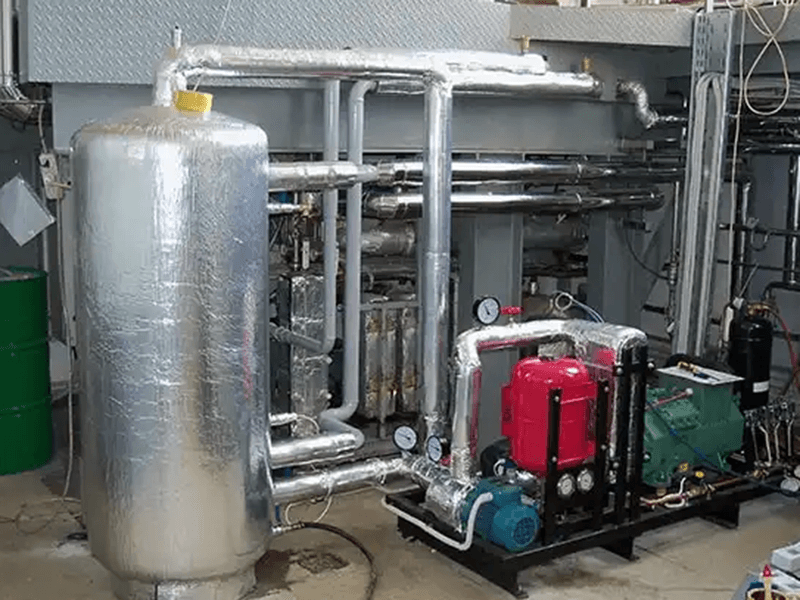 Подача охлажденной жидкости от чиллера к потребителям