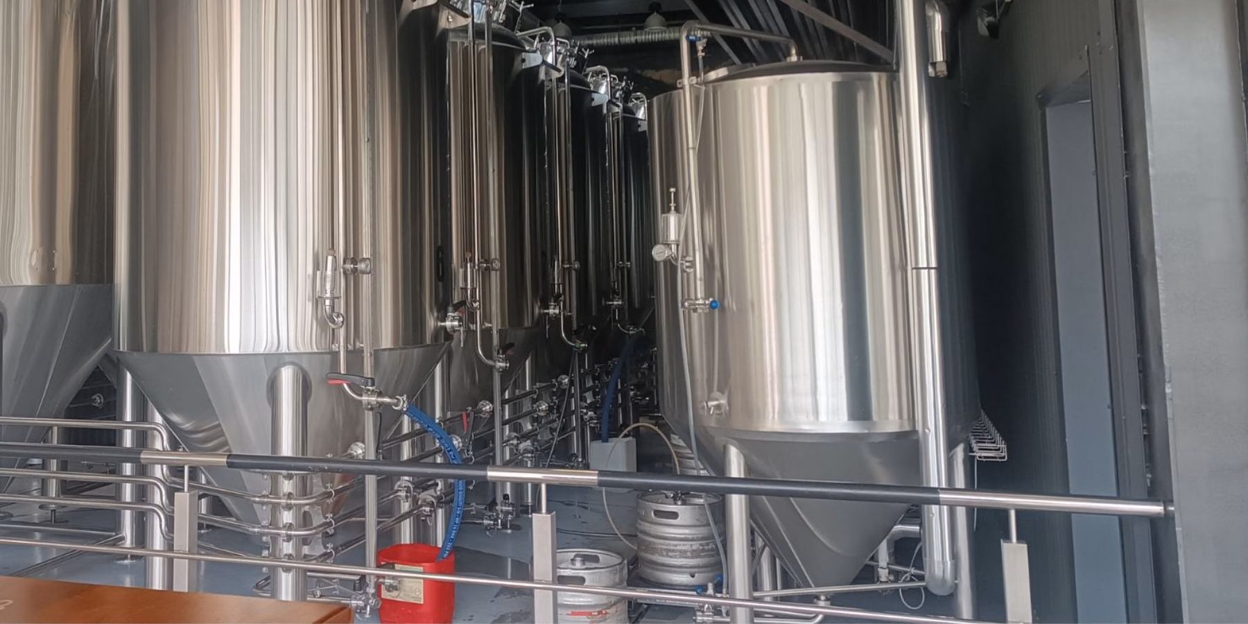 Циліндро-канонічні танки на пивзаводі