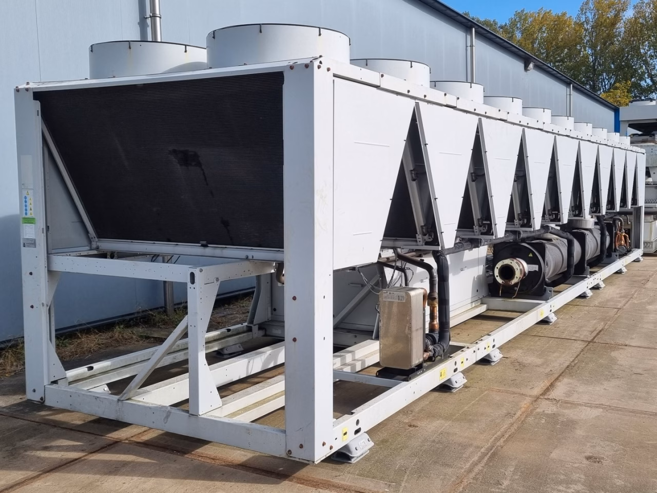 Чиллер б/у (1326 кВт) Carrier 30 XA 1312