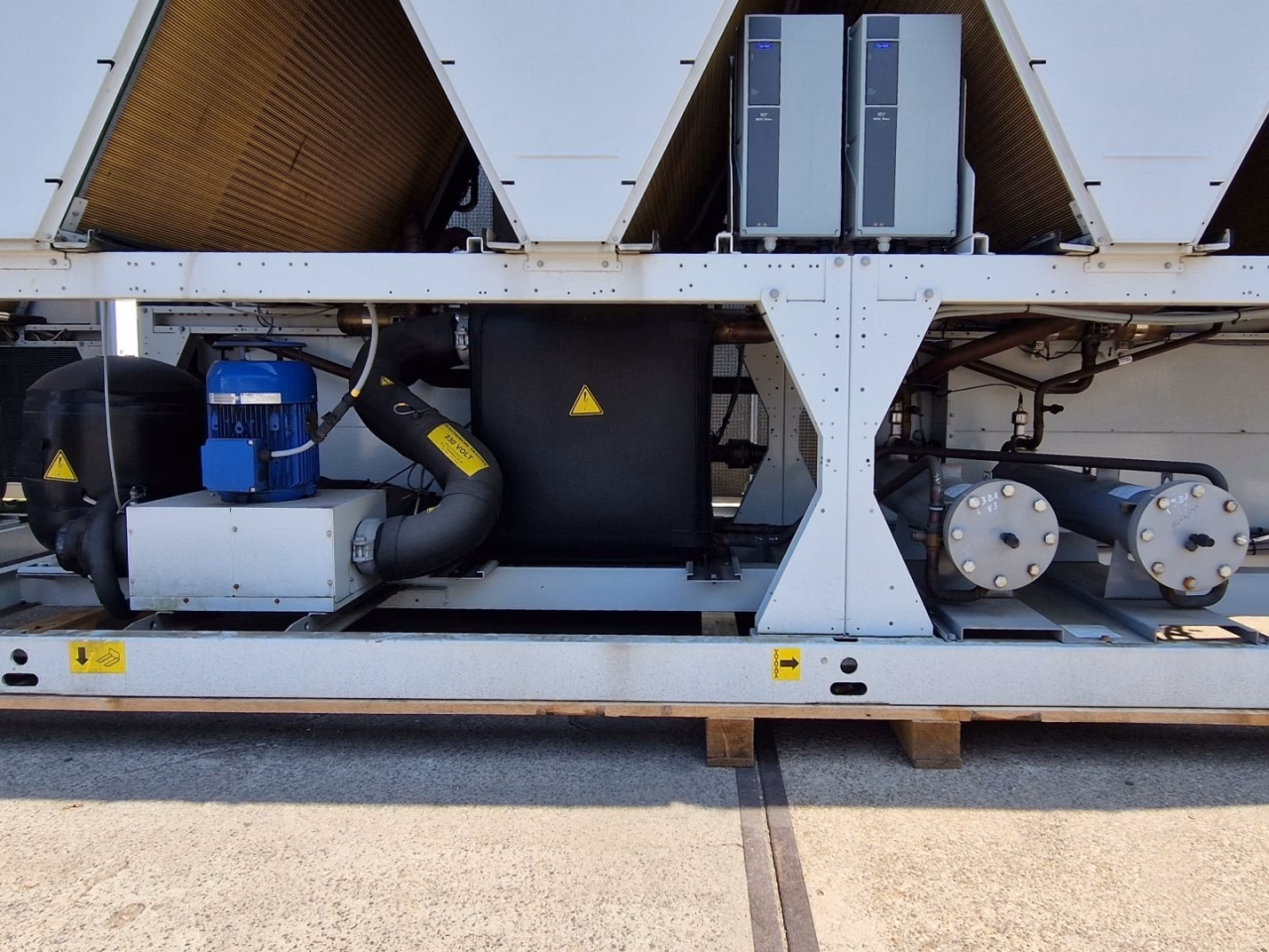 Чиллер б/у (510 кВт) Carrier 30 RQP 520