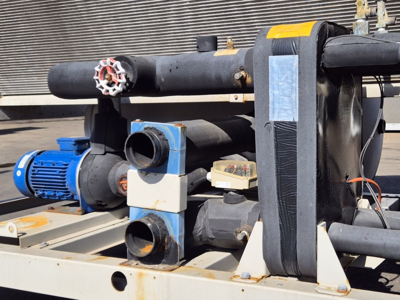 Чиллер б/у (157,6 кВт) Daikin EWAT155B-SLA2006