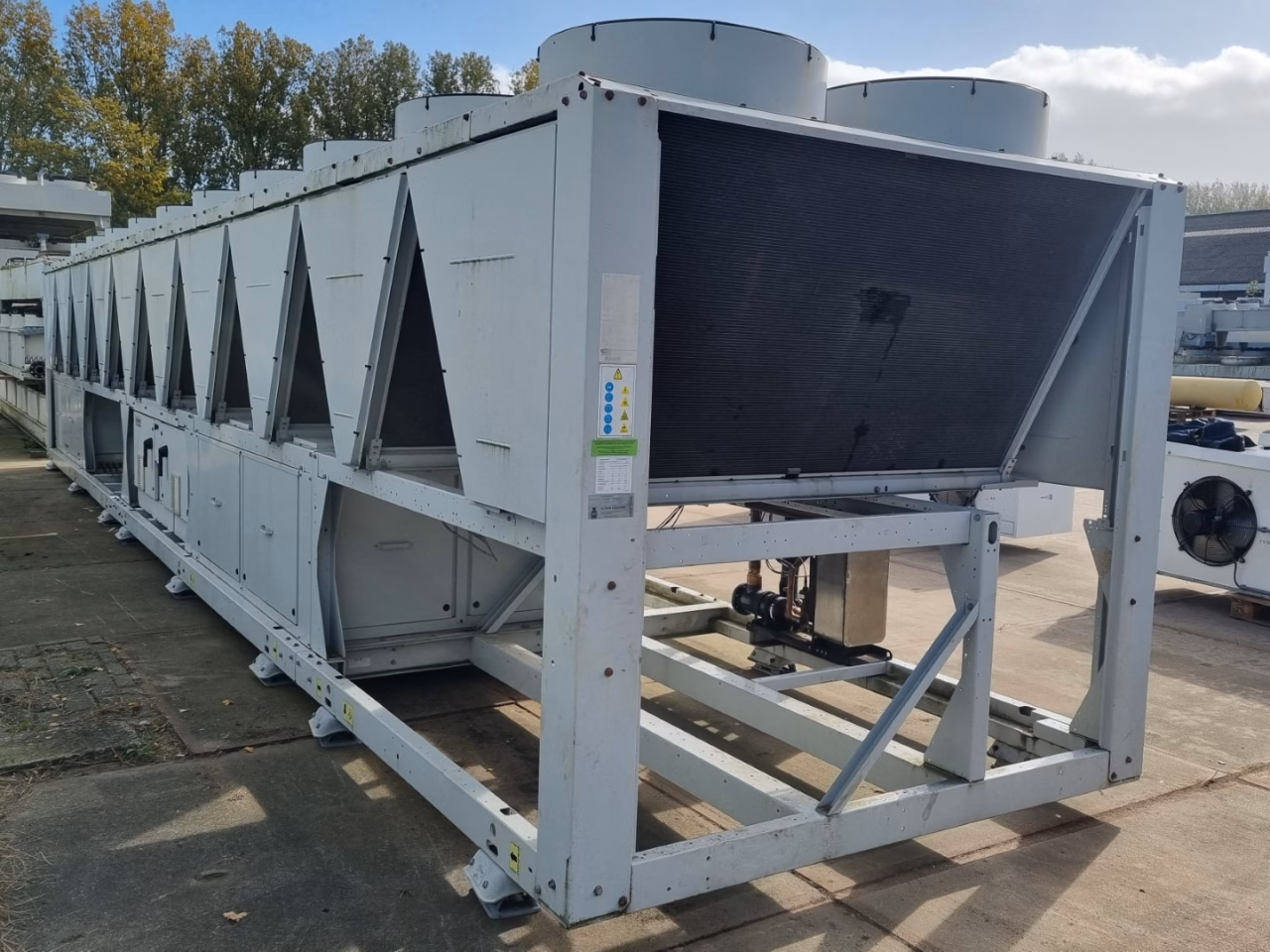 Чиллер б/у (1326 кВт) Carrier 30 XA 1312