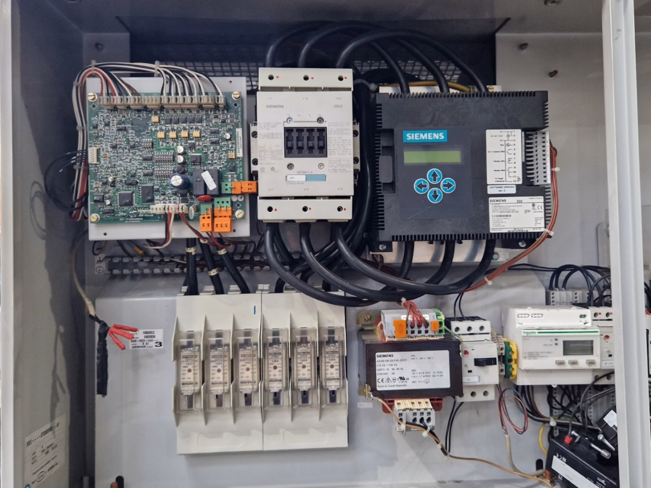 Чиллер б/у (716 кВт) Carrier 30 HXC 200