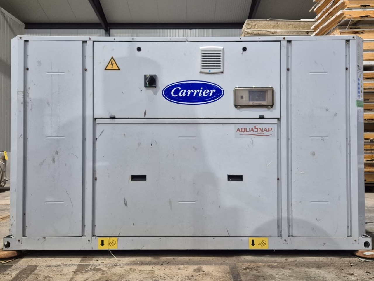 Чиллер б/у (102 кВт) Carrier 61AF 105