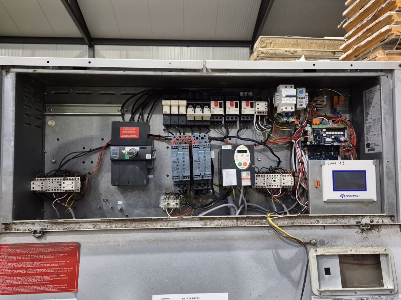 Чиллер б/у (102 кВт) Carrier 61AF 105