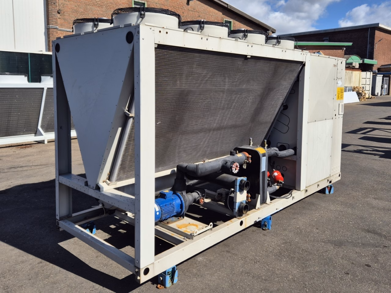 Чиллер б/у (157,6 кВт) Daikin EWAT155B-SLA2006