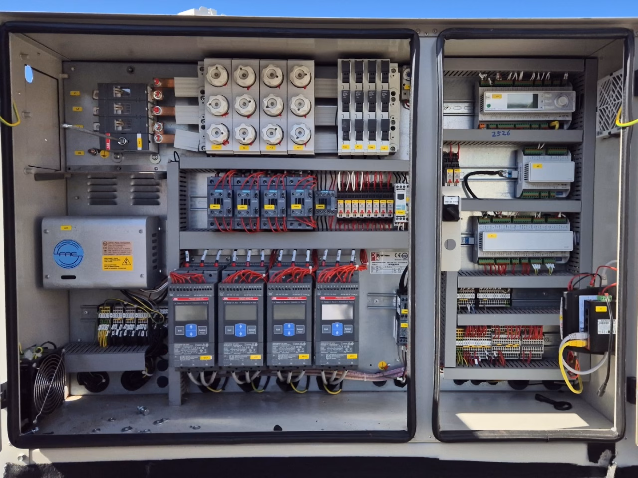 Чиллер б/у (157,6 кВт) Daikin EWAT155B-SLA2006