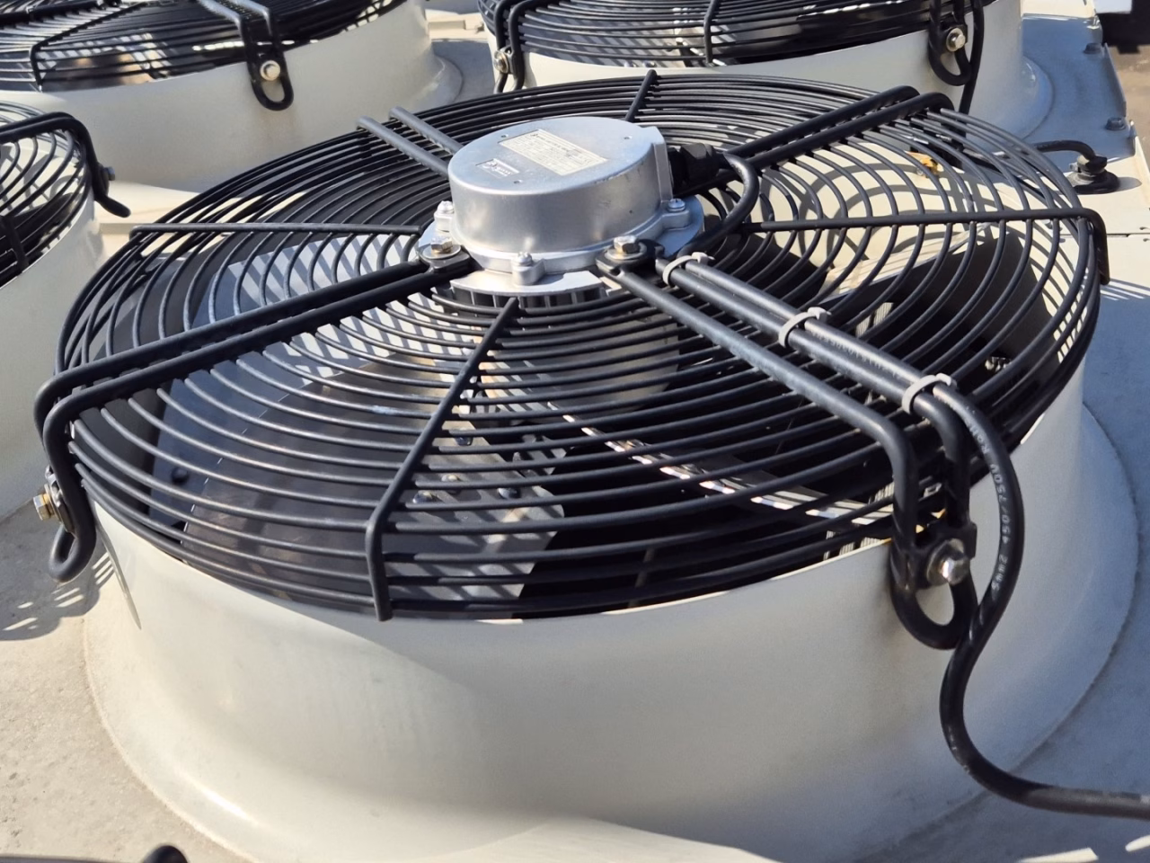 Чиллер б/у (157,6 кВт) Daikin EWAT155B-SLA2006