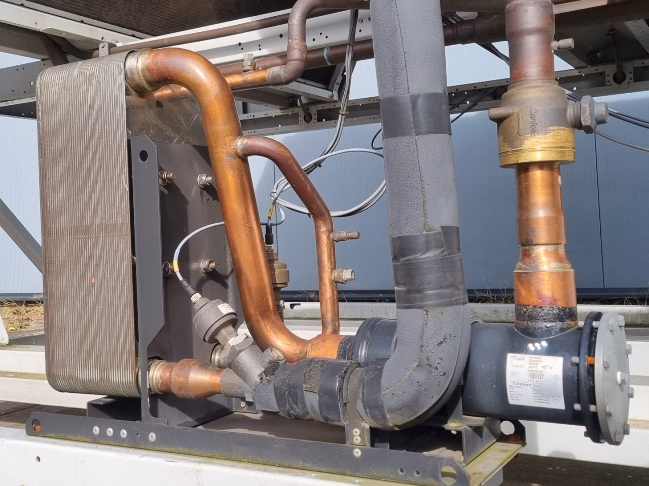 Чиллер б/у (1326 кВт) Carrier 30 XA 1312