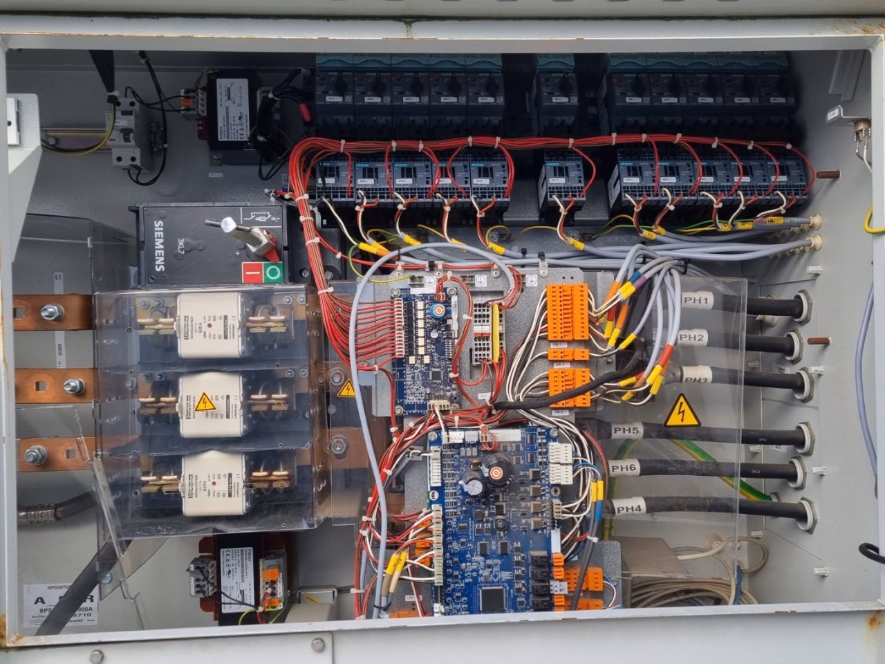 Чиллер б/у (1326 кВт) Carrier 30 XA 1312